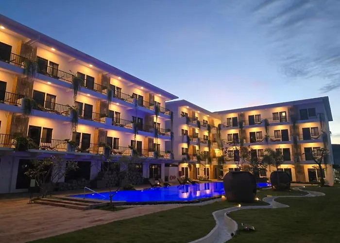 Revery Hotel 4*