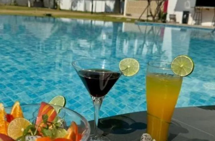 Revery Hotel 4*